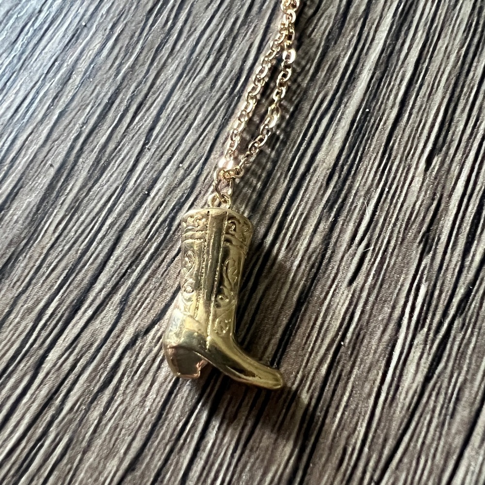 Booty necklace